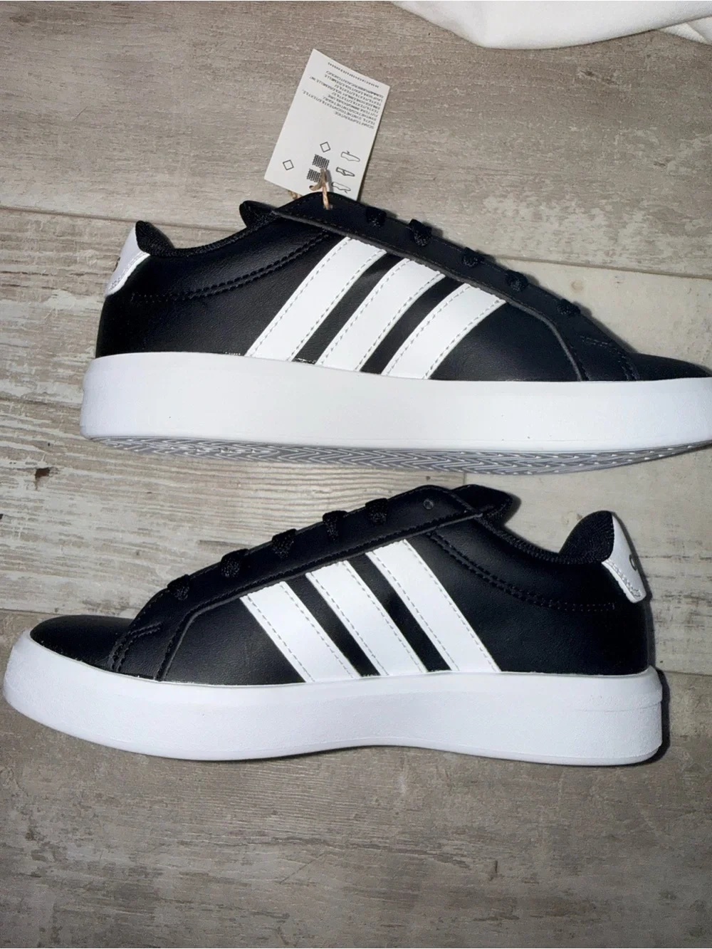 Adidas Grand Court 3.0 Kids 3.5 Black White Sneakers NWT
